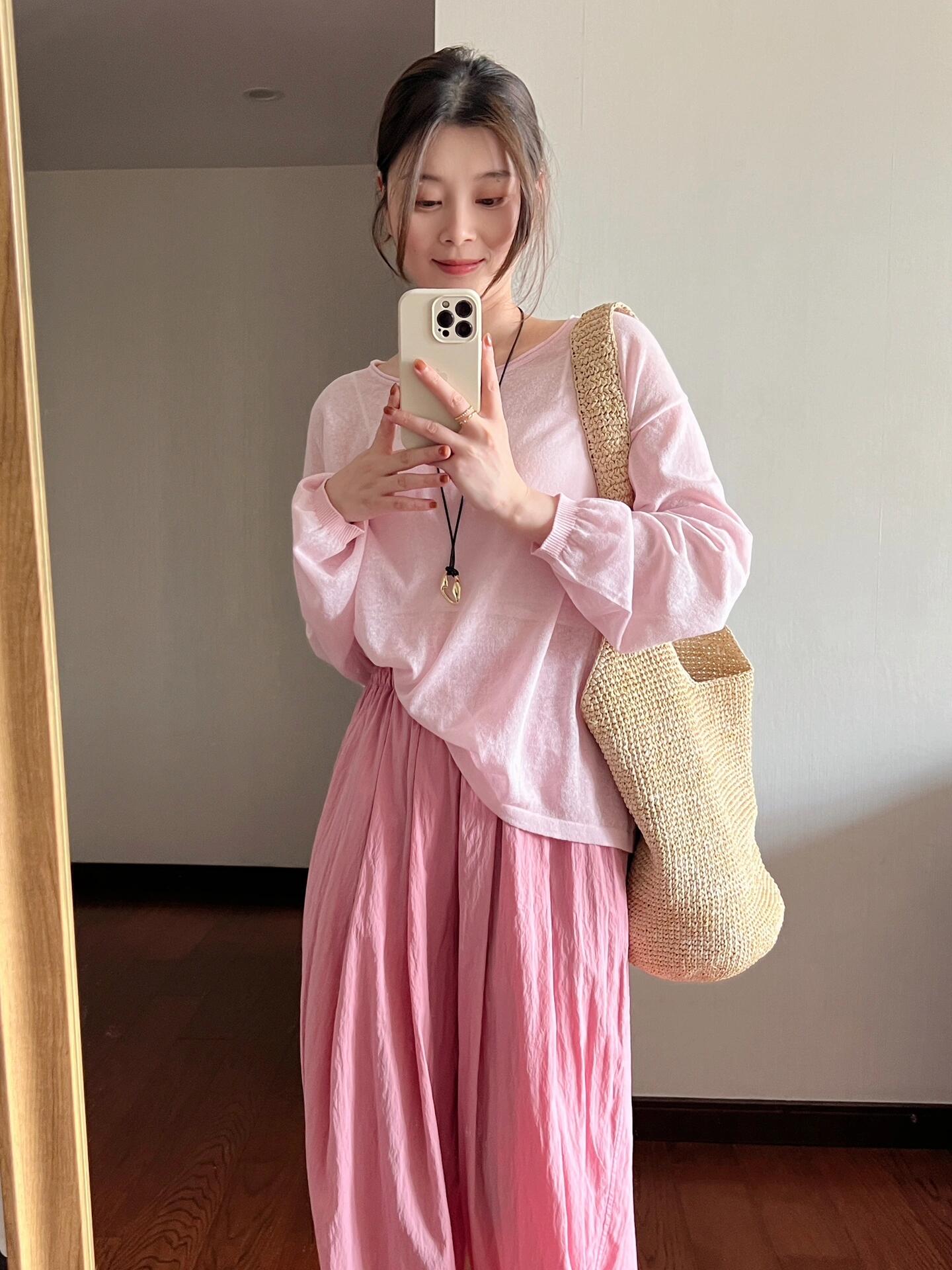 ワイドタックパンツ なめらかリネンのふんわりタックパンツ