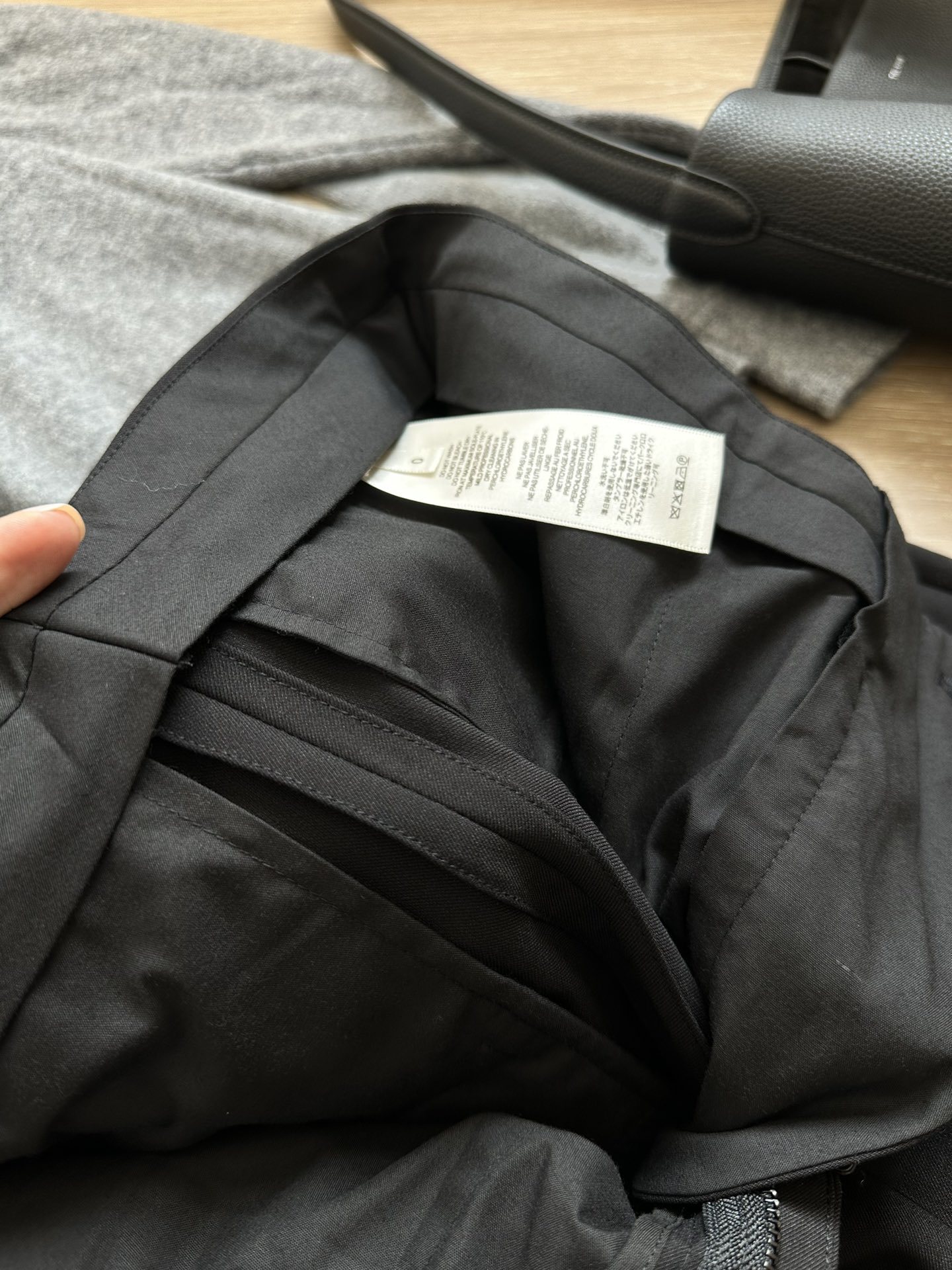 ワイドタックパンツ やわらかなストレッチワイドパンツ
