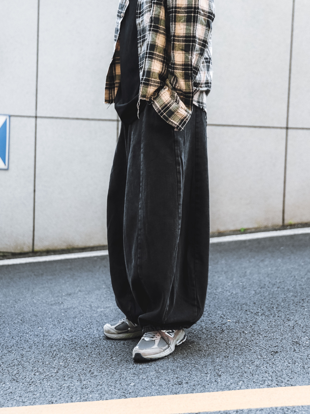 ワイドタックパンツ ゆったり立体感デニムタックパンツ