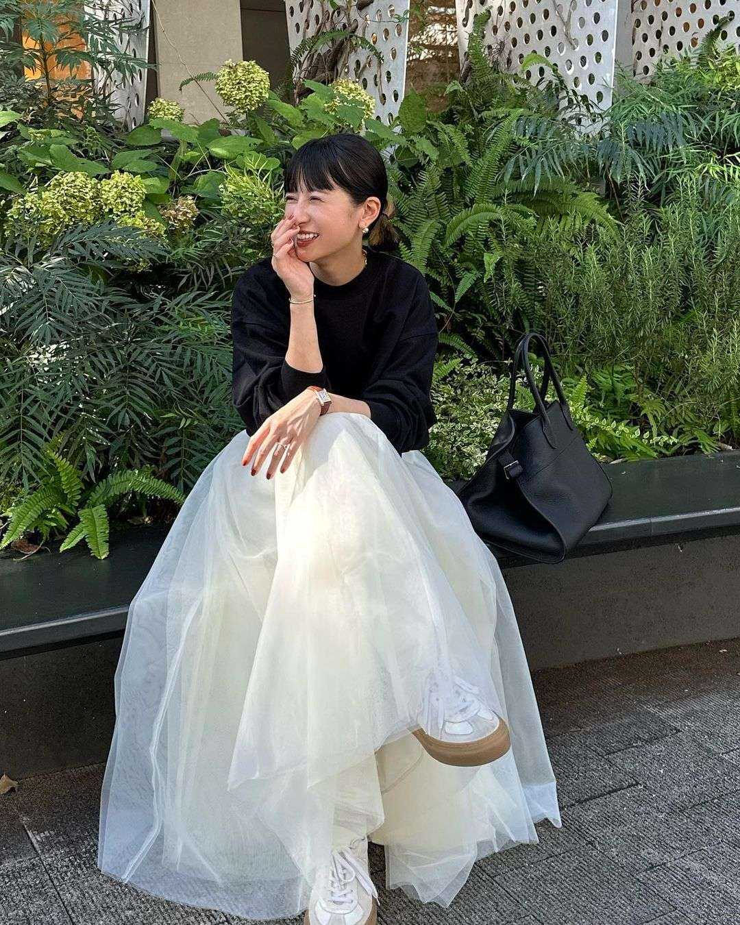 華やかさと上品さを演出!フォーマルシーンで輝くチュールスカート15選