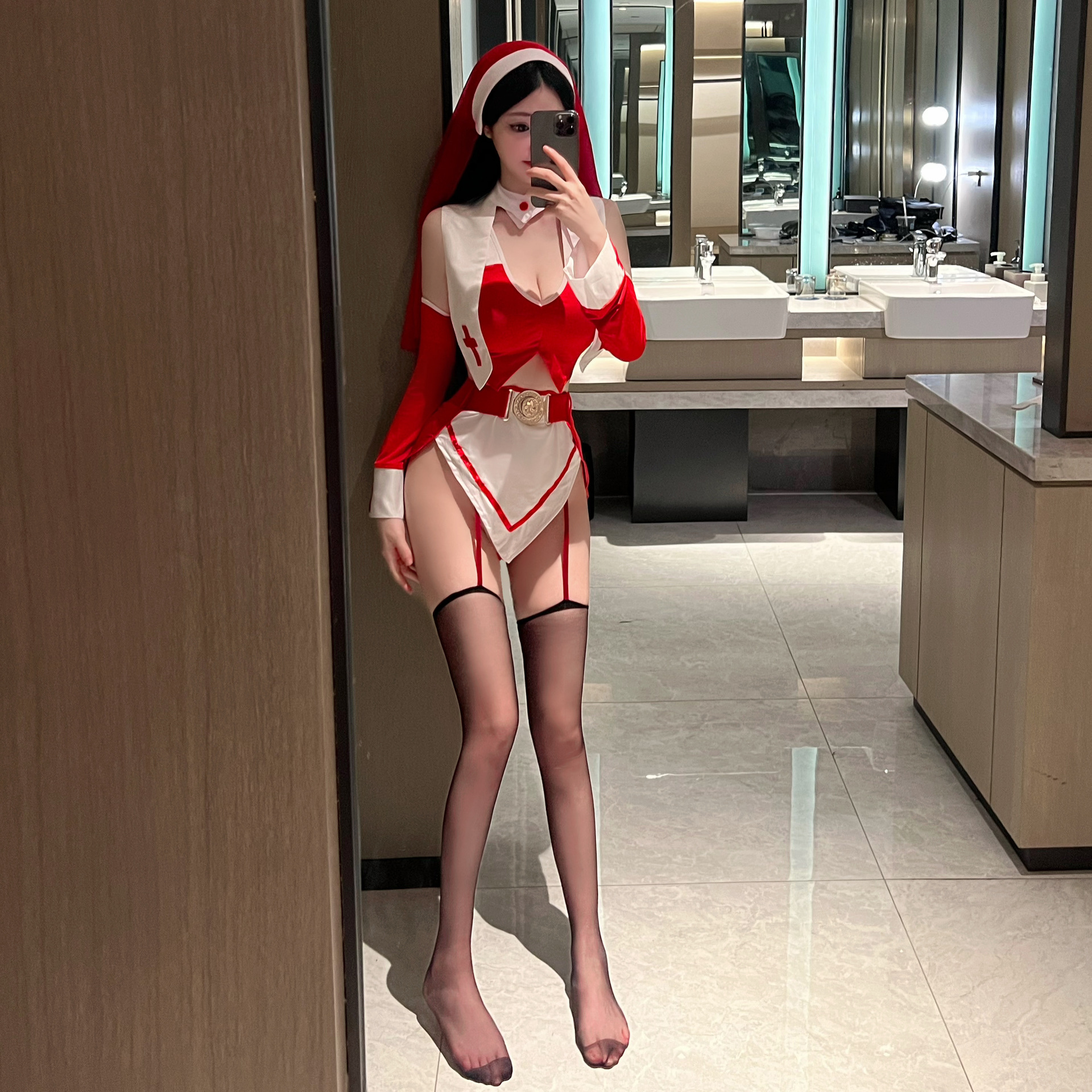 https://fulmo-img-server.com/tutucloset/046f3e42-b94e-44c0-8390-5c9678b9b8ec.jpg