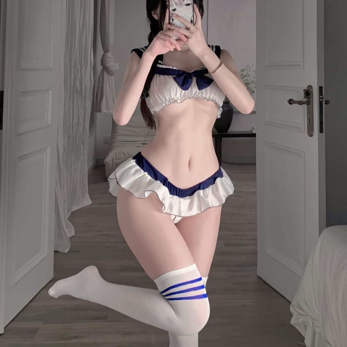 エロコスプレ 露出感たっぷりセーラー風JKビキニセット