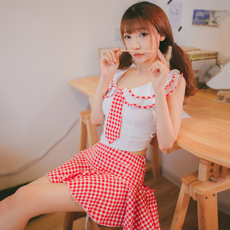 https://fulmo-img-server.com/tutucloset/2cfe1152-7e8e-417f-8da3-fa0e9b7d7377.jpg