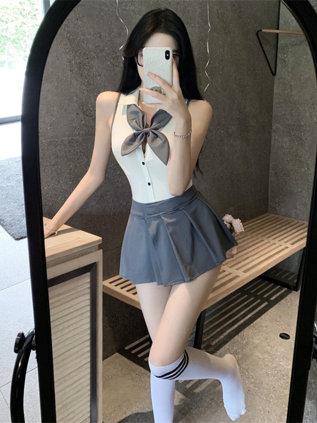 https://fulmo-img-server.com/tutucloset/35ad93bc-b5fc-4776-9b8f-c3f29fcb733d.jpg