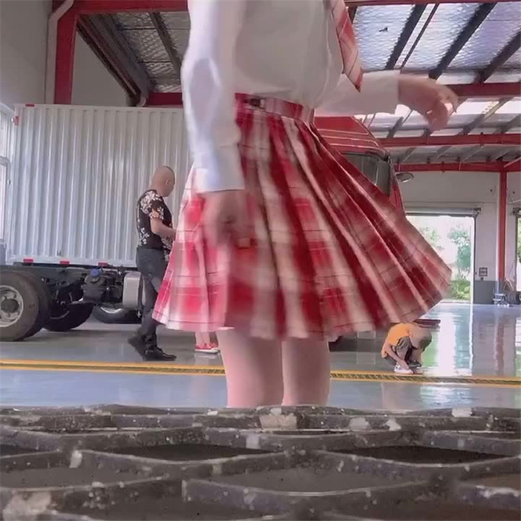 https://fulmo-img-server.com/tutucloset/64c13364-20a9-4696-962d-5e1be68e608f.jpg