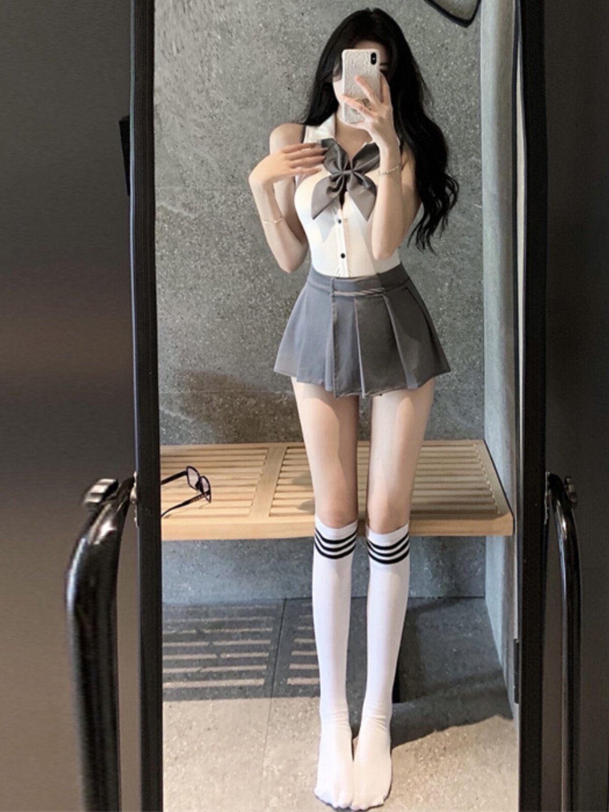 エロコスプレ 大胆リボン付きノースリーブ女学生制服セット