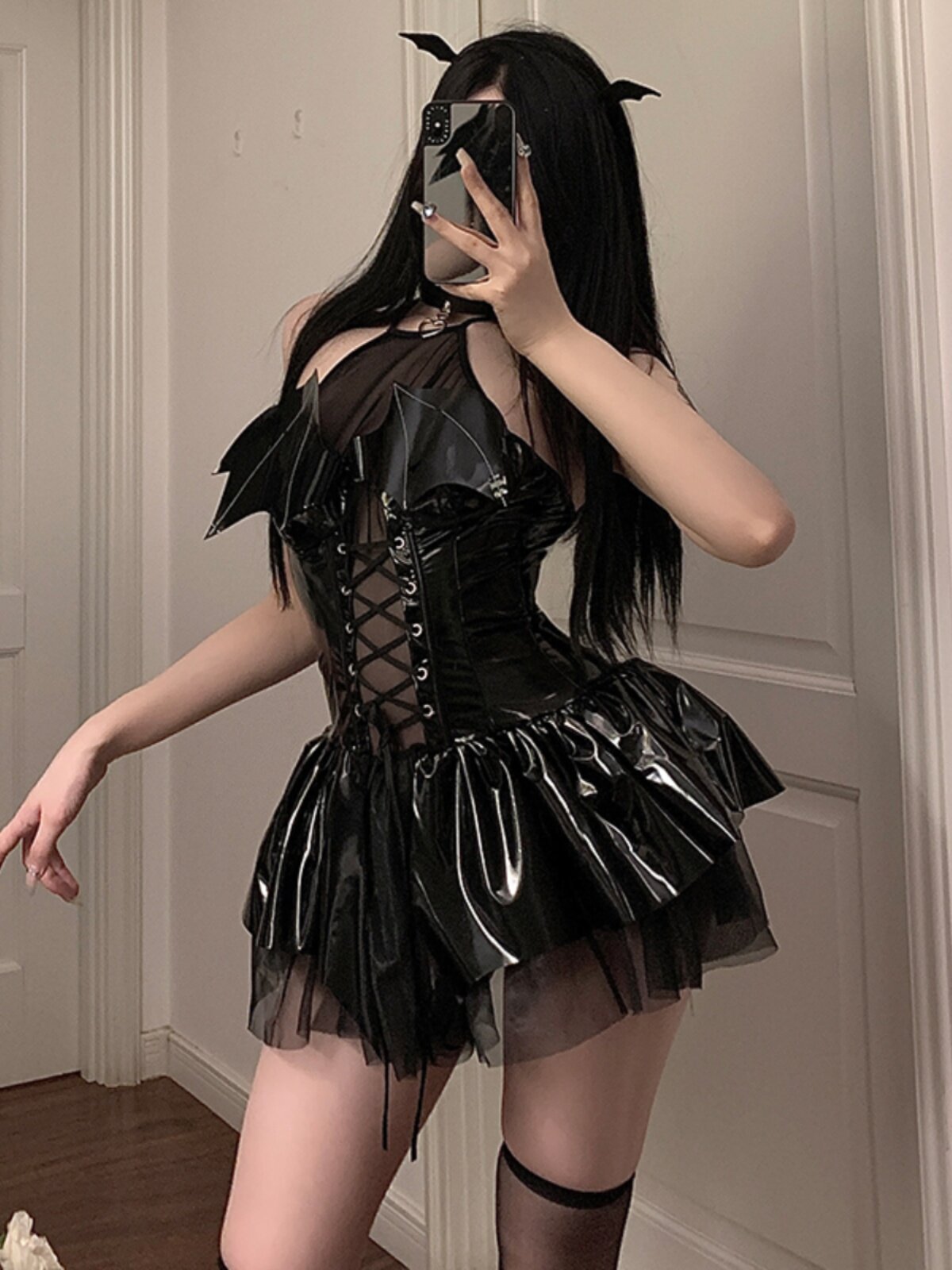 https://fulmo-img-server.com/tutucloset/952c6156-771b-475c-8c4c-03be990b9001.jpg
