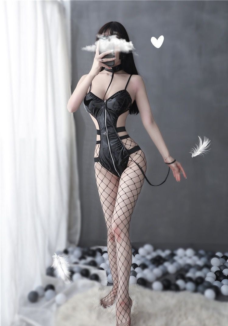 https://fulmo-img-server.com/tutucloset/f356216b-4d5e-41fb-be6c-f4e61490f958.jpg