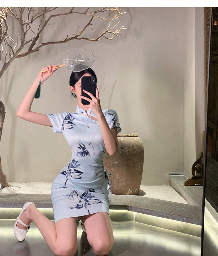 https://fulmo-img-server.com/tutucloset/f5a84b63-472e-4795-bfcb-c7643e6c064a.jpg
