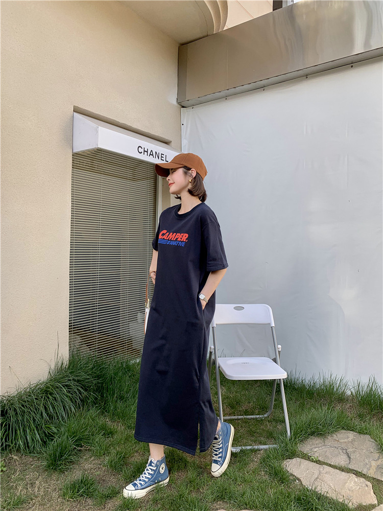 ジェンダーレスファッション ゆったりロゴワンピース