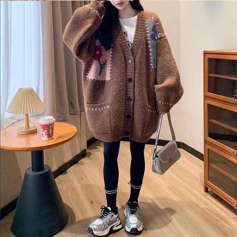 大人のハンサムな魅力を引き出す！ジェンダーレスファッション女性のための洗練アイテム5選