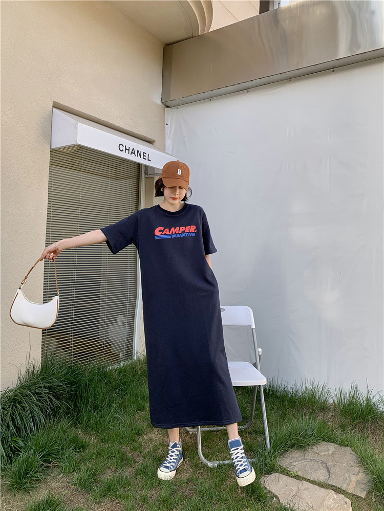 ジェンダーレスファッション ゆったりロゴワンピース