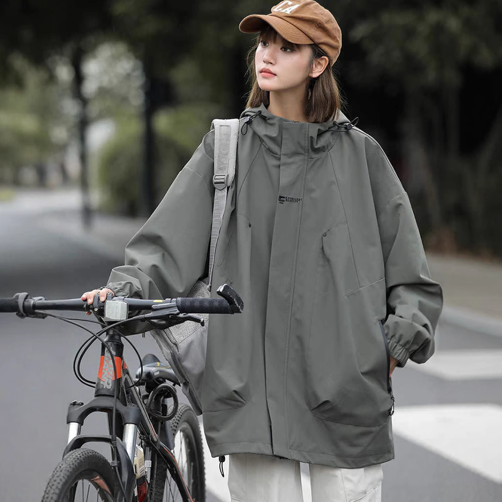 ジェンダーレスファッション ゆったりシルエットマウンテンパーカー