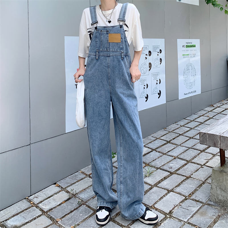 ジェンダーレスファッション ゆったりシルエットのデニムつなぎ