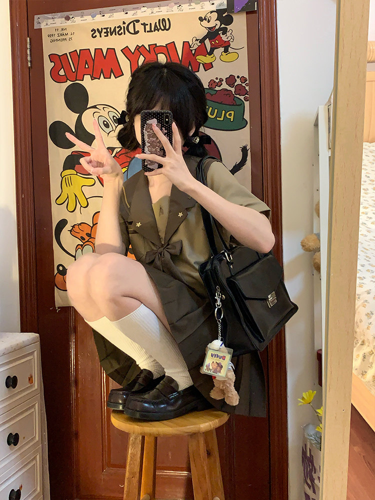 https://fulmo-img-server.com/unicoll/029ba3e7-2408-492d-ba38-d89f6fbe9c31.jpg