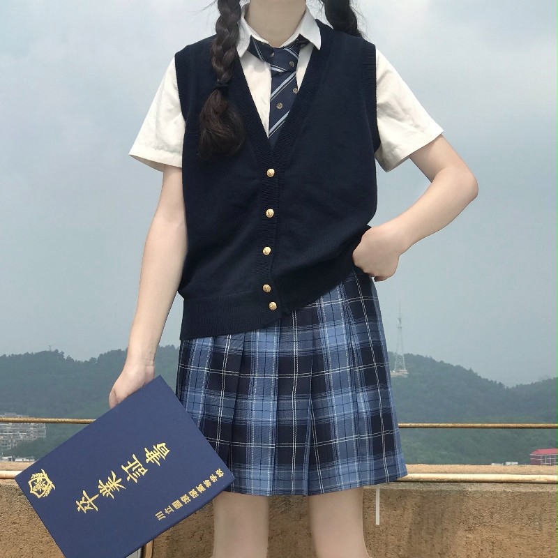 ニットベスト付き チェック柄スカート学園風制服セット