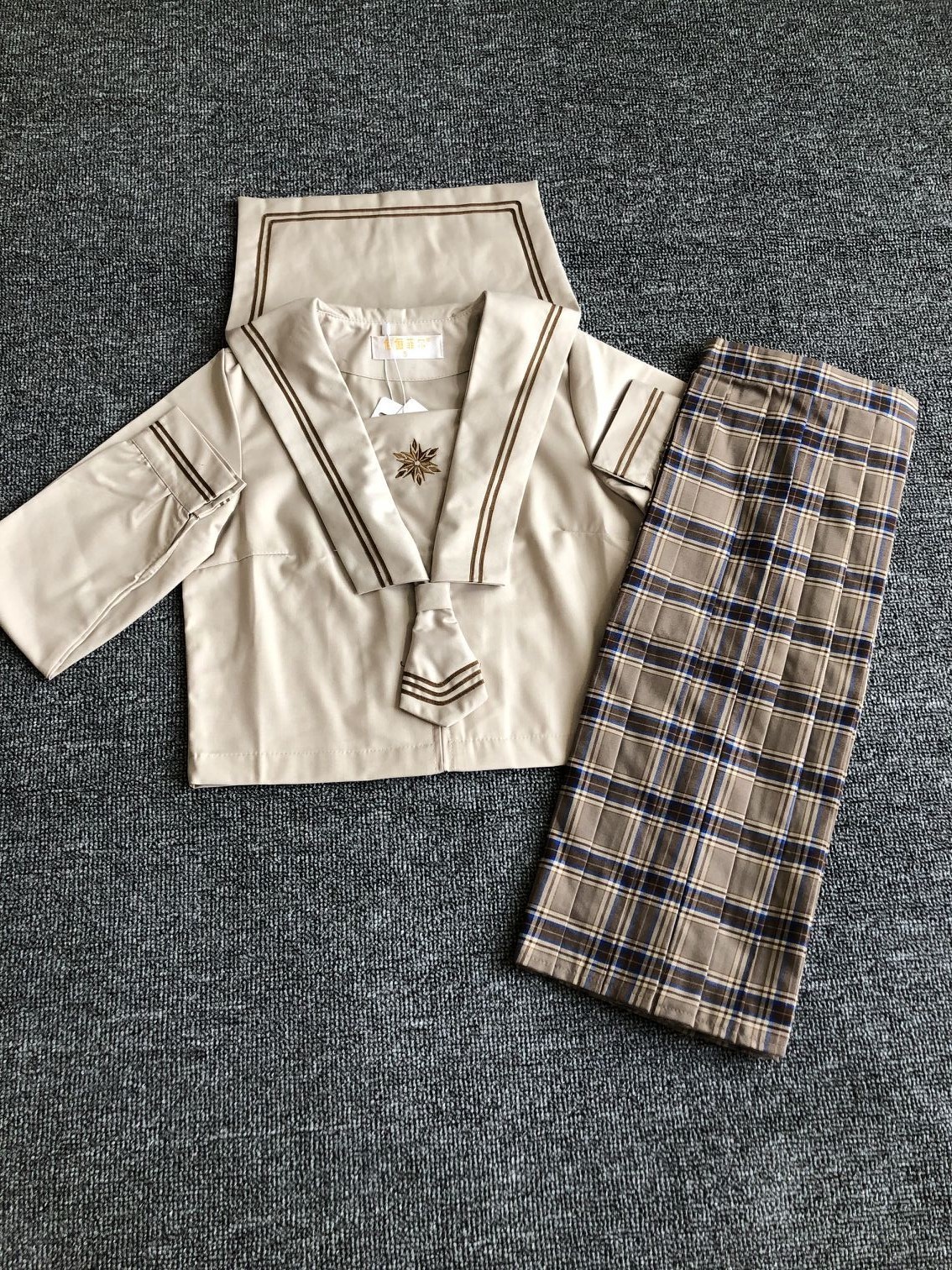 クラシック ブラウン　星型ワンポイントセーラー服