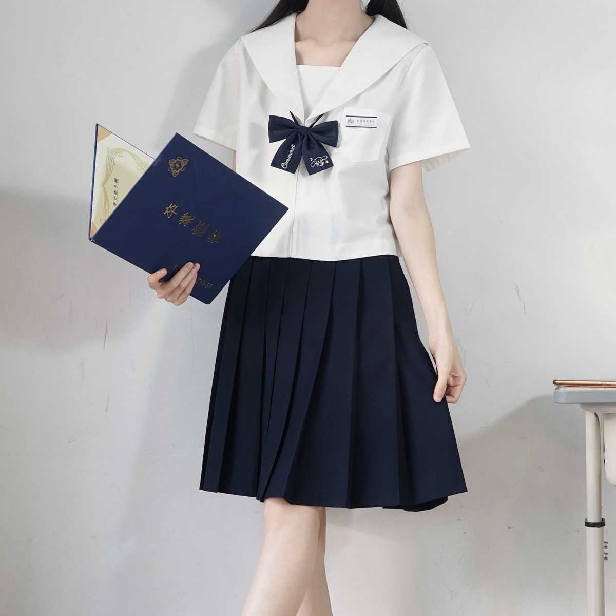 白系の制服コスプレで叶える理想の学生スタイルおすすめ5選
