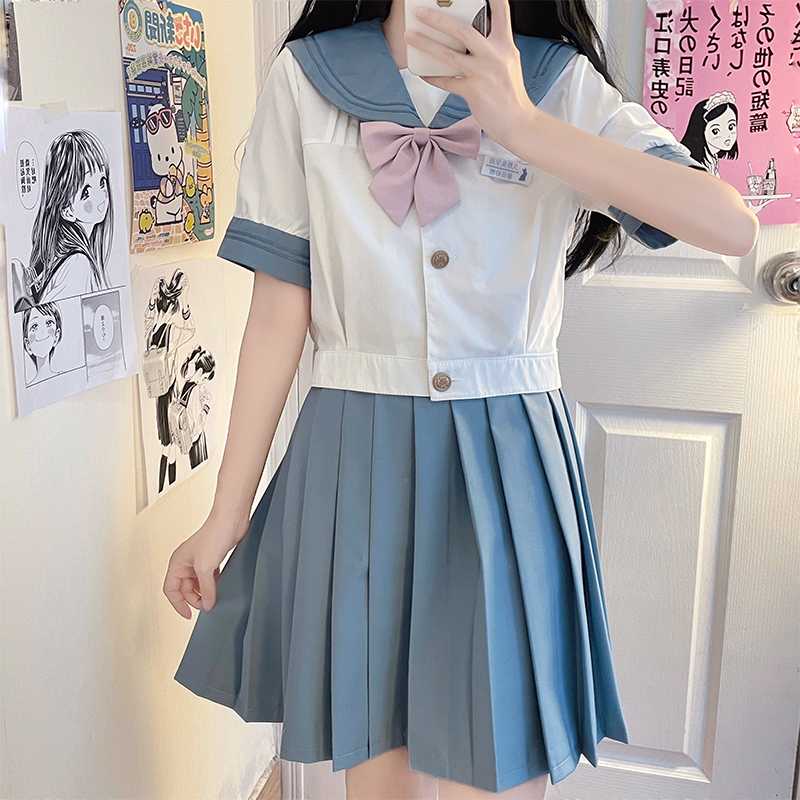 可愛いリボンが決め手！制服コスプレで魅力輝くアイテム5選