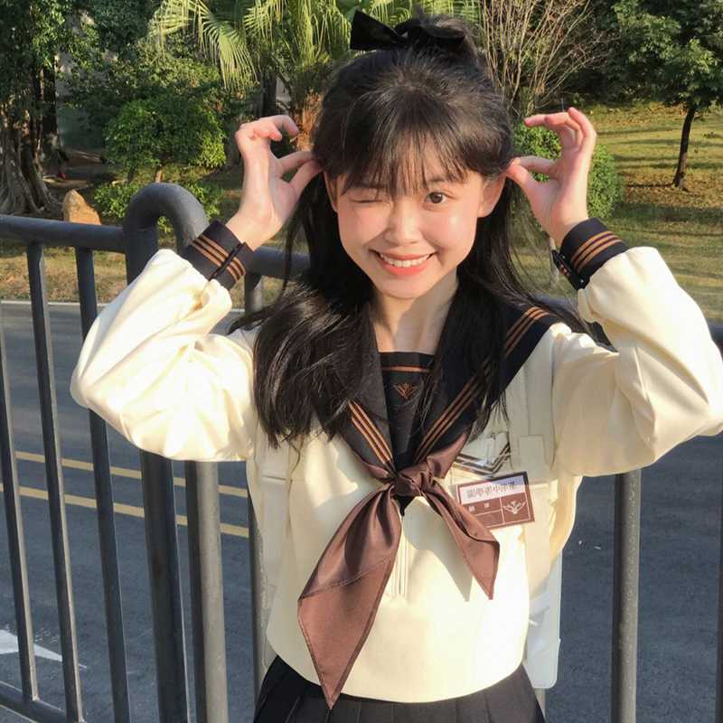 中学生にも人気の可愛いセーラー服5選