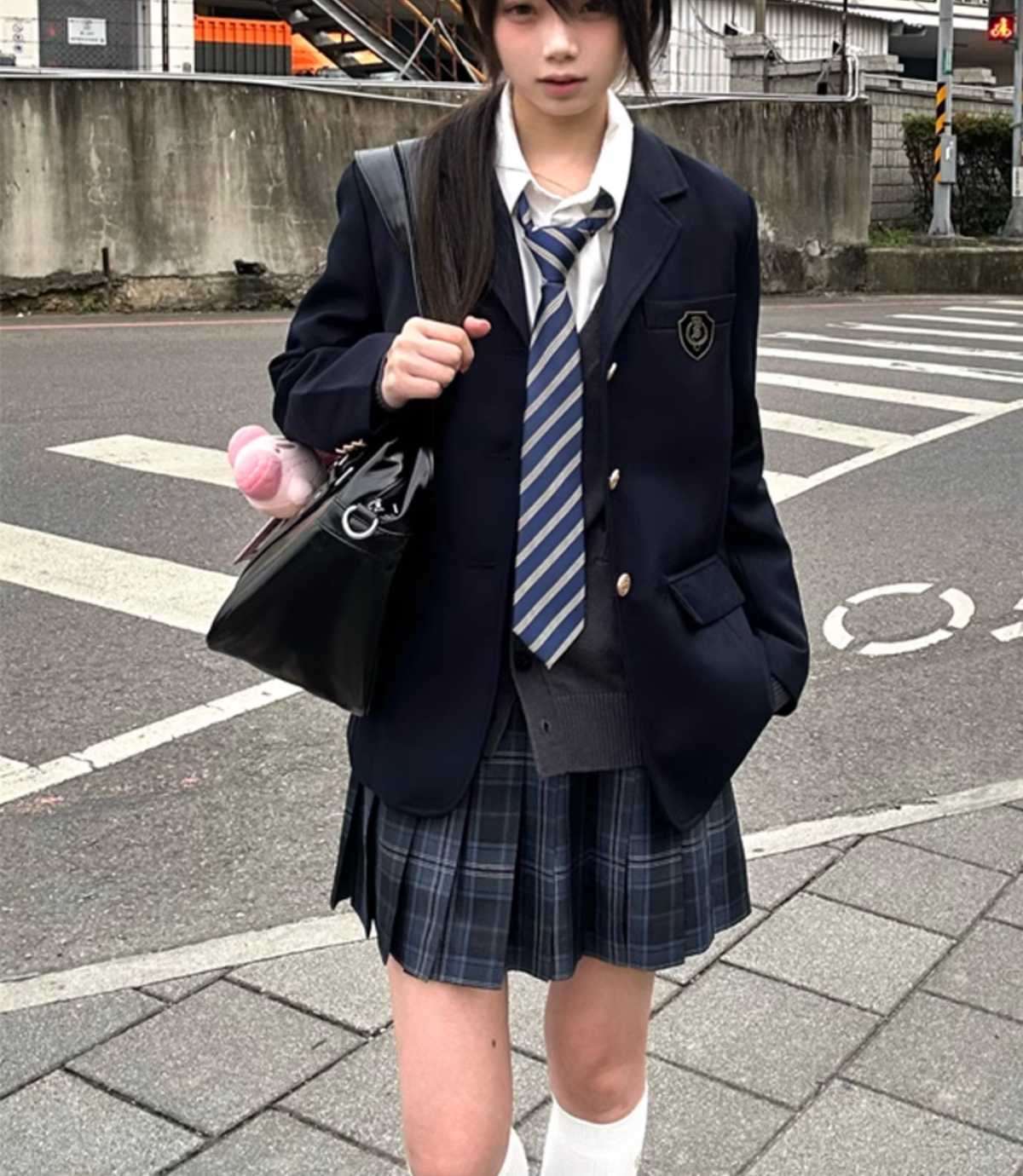中学生の憧れブレザー制服コスプレ！自分らしさ輝くおすすめ5選
