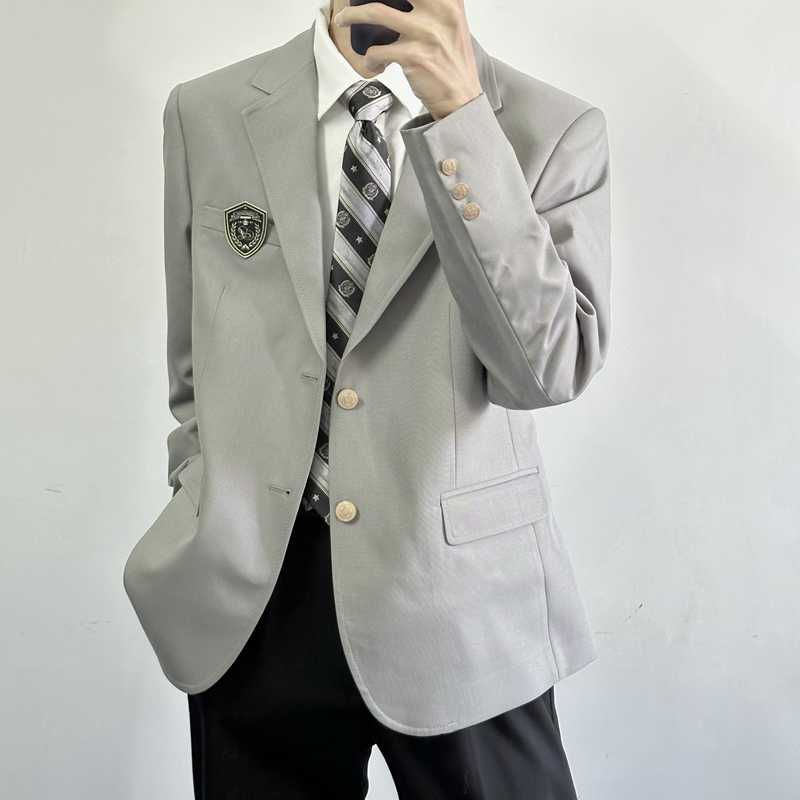 ズボンに合わせるコスプレ制服ブレザー5選