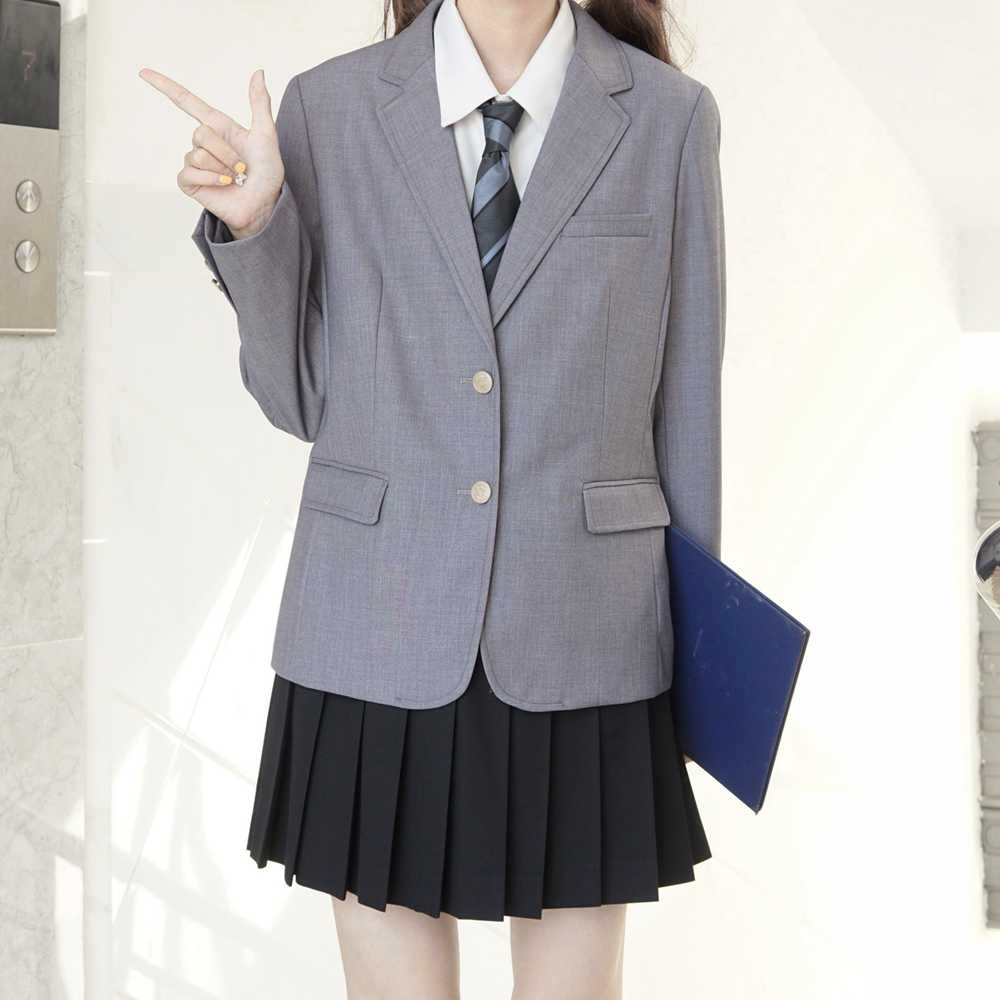 男装スタイルにぴったりな学生服コスプレメンズ風ブレザー5選