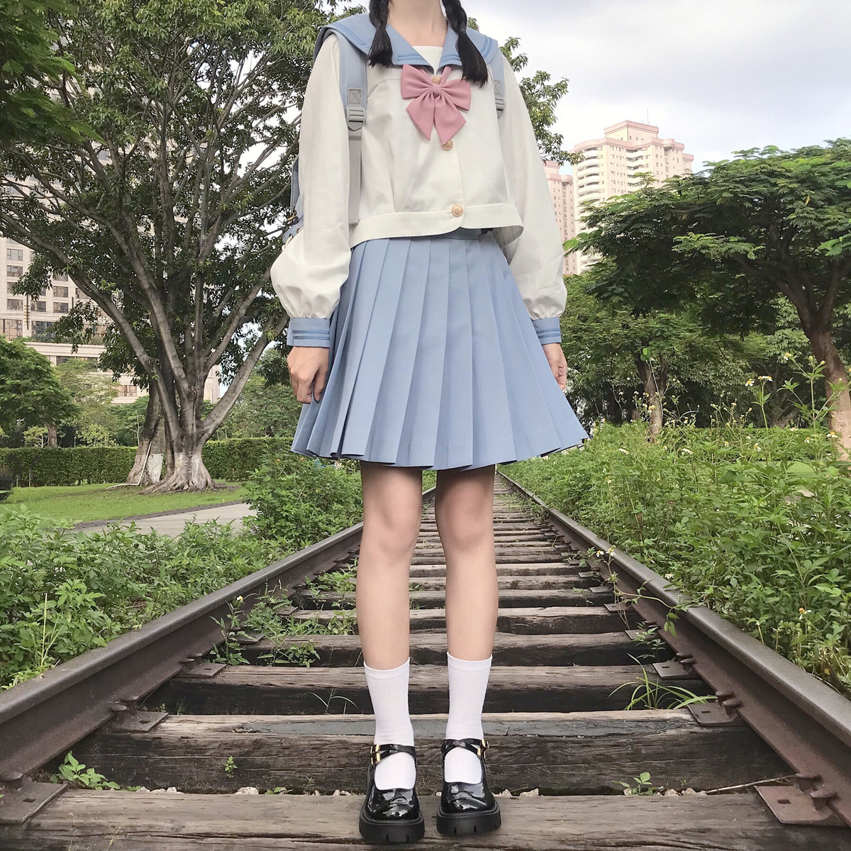 https://fulmo-img-server.com/unicoll/46c875bf-e070-47b8-9b0d-65ecb846be51.jpg