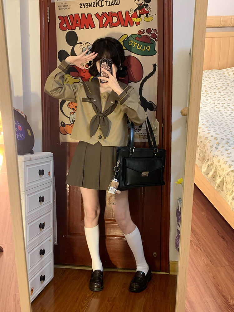 https://fulmo-img-server.com/unicoll/4ab64b39-0a71-4ce8-92d6-fbb8be077922.jpg