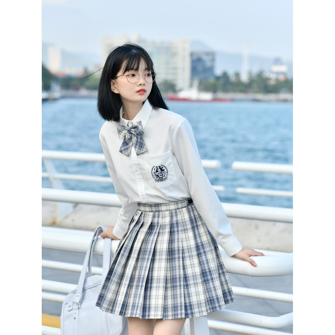 制服コスプレ 紋章刺繍入り学園風シャツ＆チェックプリーツスカートセット
