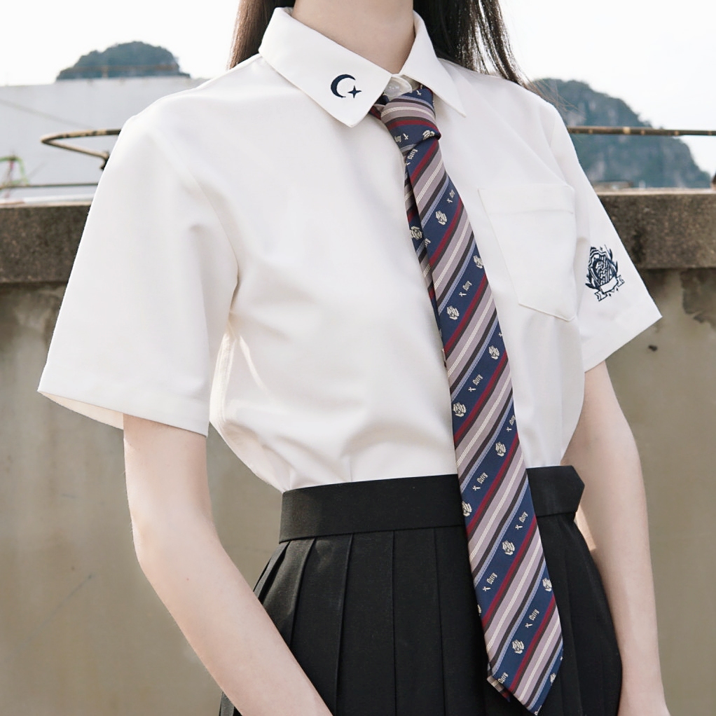 夏服用　半袖エンブレム入り制服シャツ