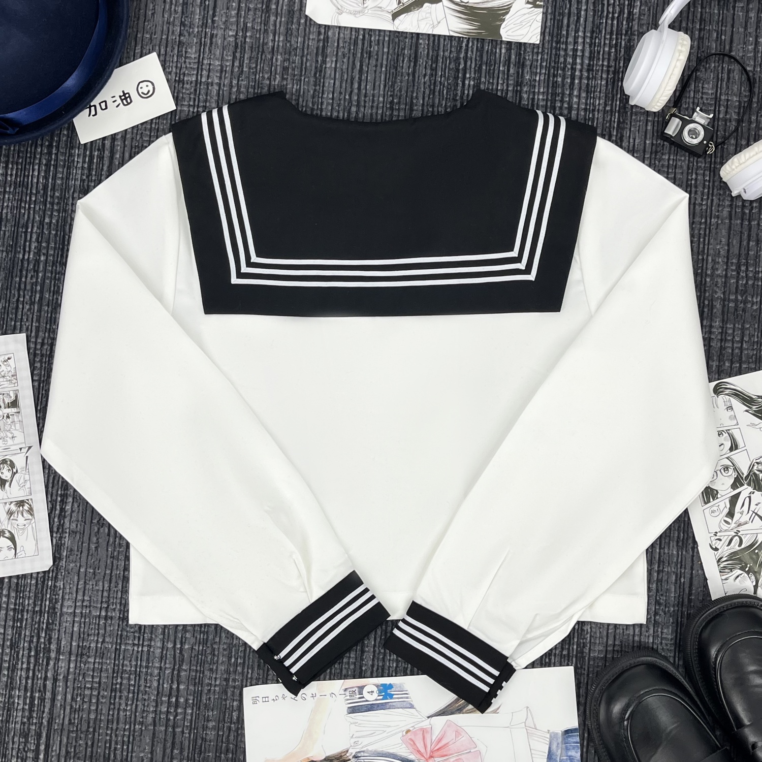 定番・清楚派 ネイビー襟×赤リボン マリン風セーラー服