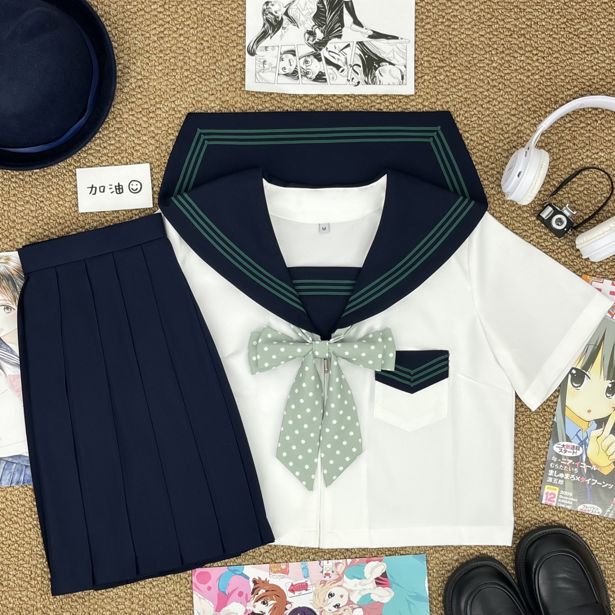 グリーンの水玉リボン　セーラー服