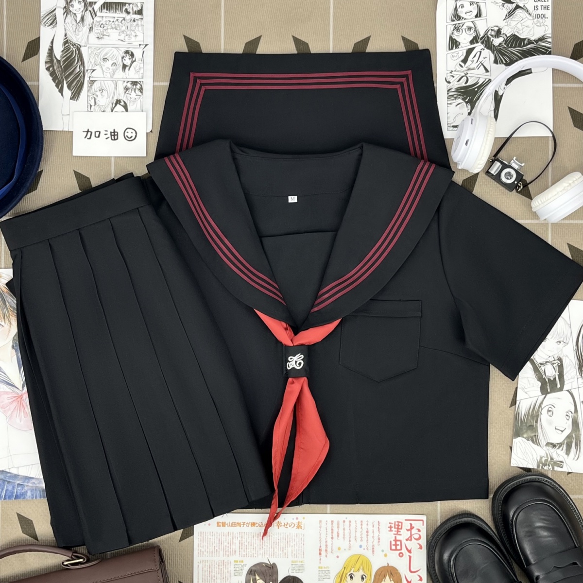 赤ライン・赤リボンの黒セーラー服