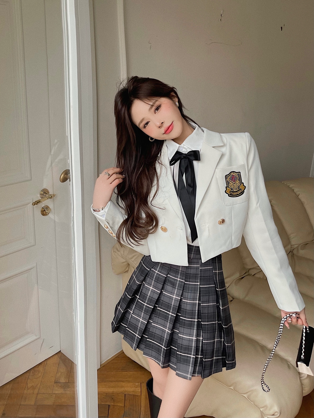 https://fulmo-img-server.com/unicoll/b9cb0f08-fcda-4bf9-8cfc-30583fb7bbd4.jpg