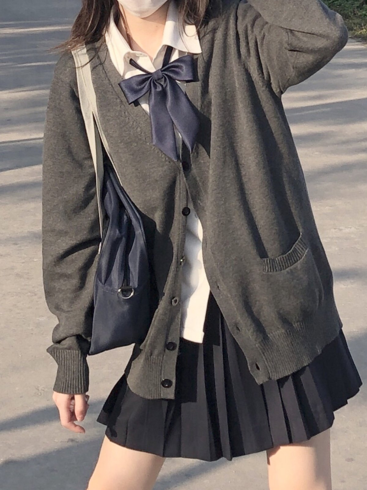 清楚系学生風ニットカーディガン制服4点セット