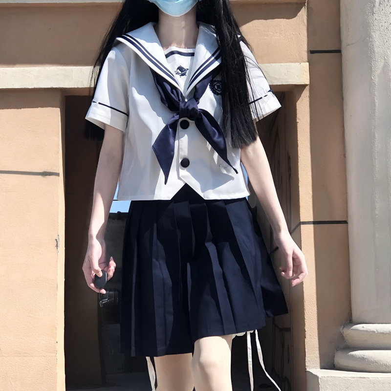セーラー服　刺繍入り半袖トップス × プリーツスカート　上下制服セット