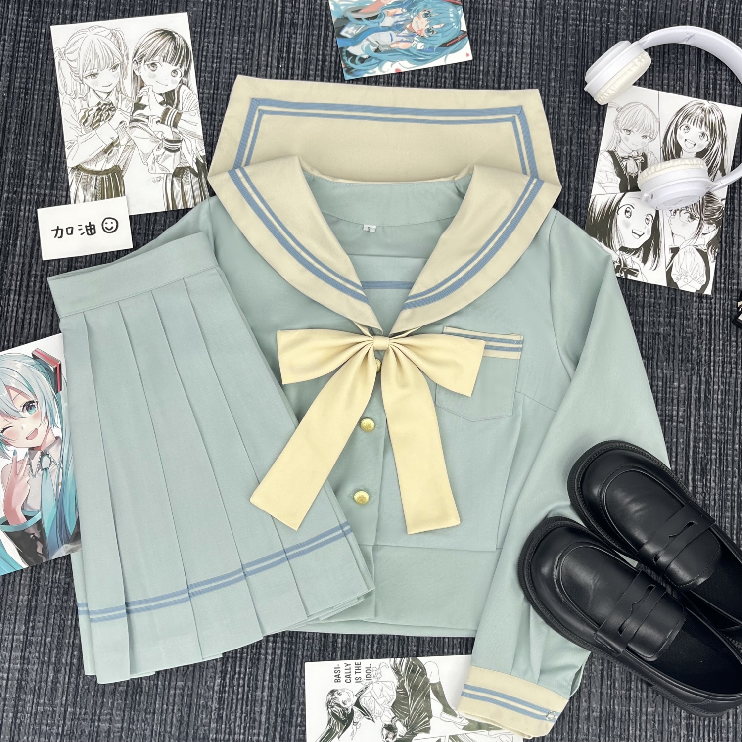 パステルブルーの爽やかなセーラー服セット