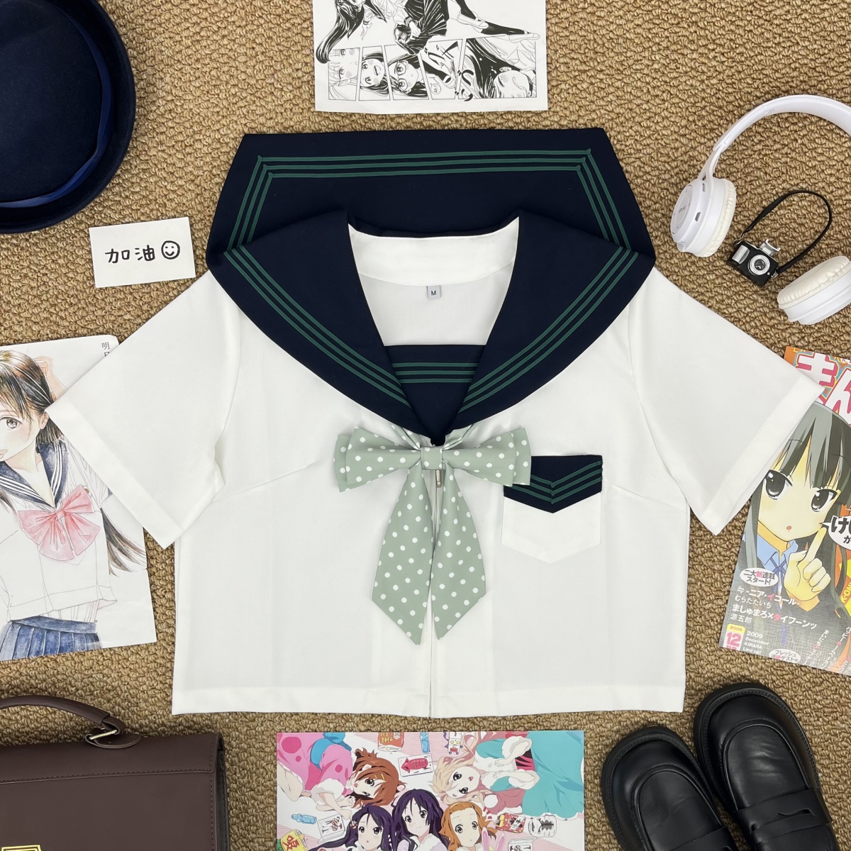 グリーンの水玉リボン　セーラー服