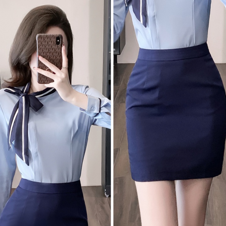 清楚な印象のオフィス制服スカート