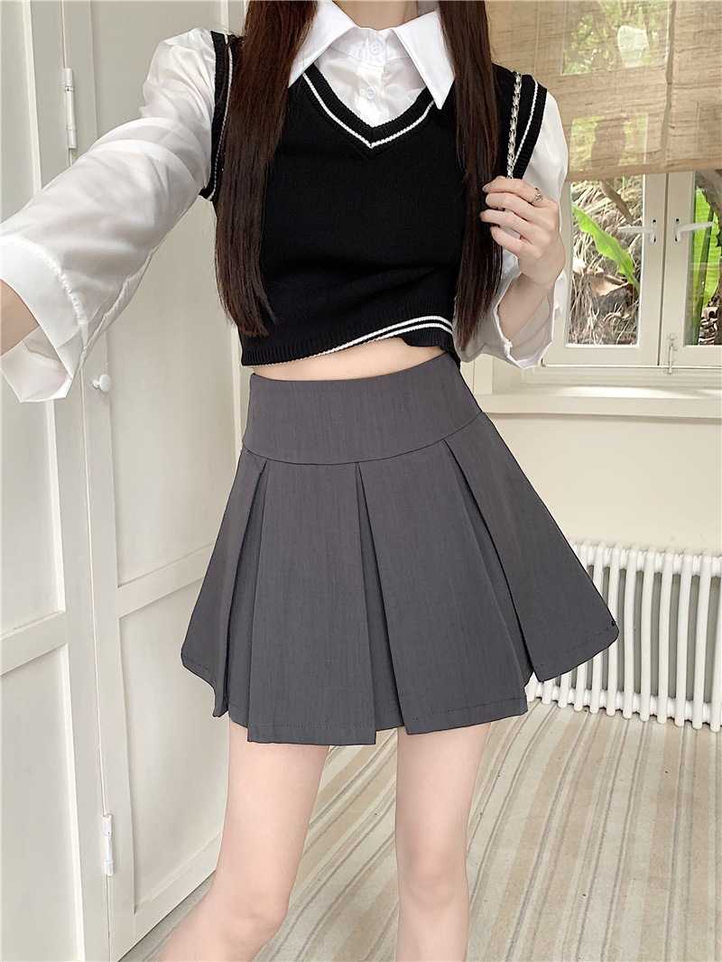 クールで知的な印象に！グレーのスカートの制服コーデ10選