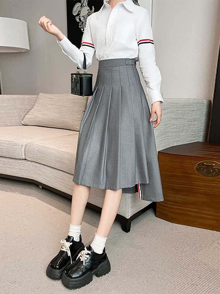 上品で美しいシルエットが叶う！セーラー服に合う長い制服スカートおすすめ5選