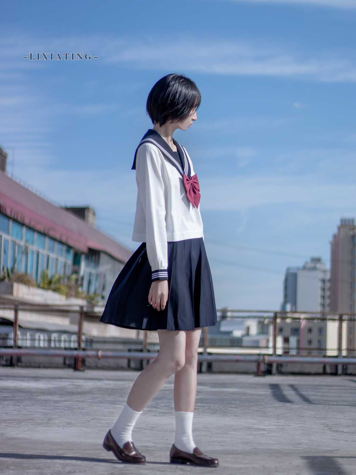 清楚で上品な印象が叶う制服スカート!紺色のセーラー服で毎日が特別になるスクールスタイル5選