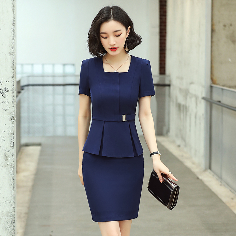 制服スカート 生成エラーです