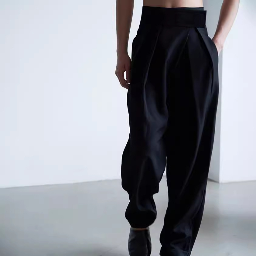 黒ファッション ハイウエストタックテーパードパンツ