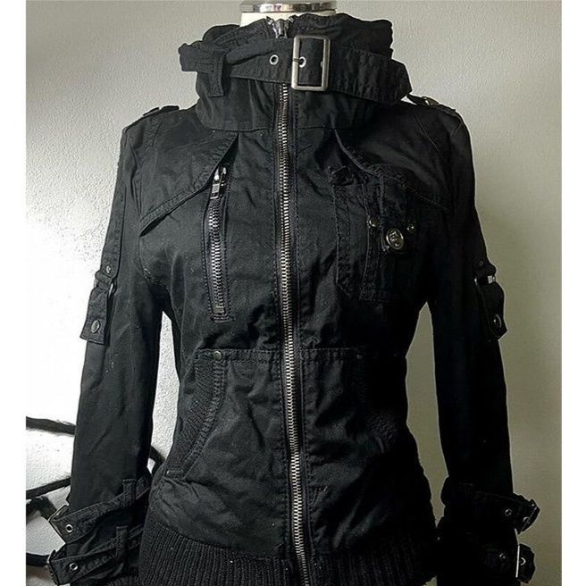 黒ファッション ミリタリー風ハイネックベルト付きジャケット
