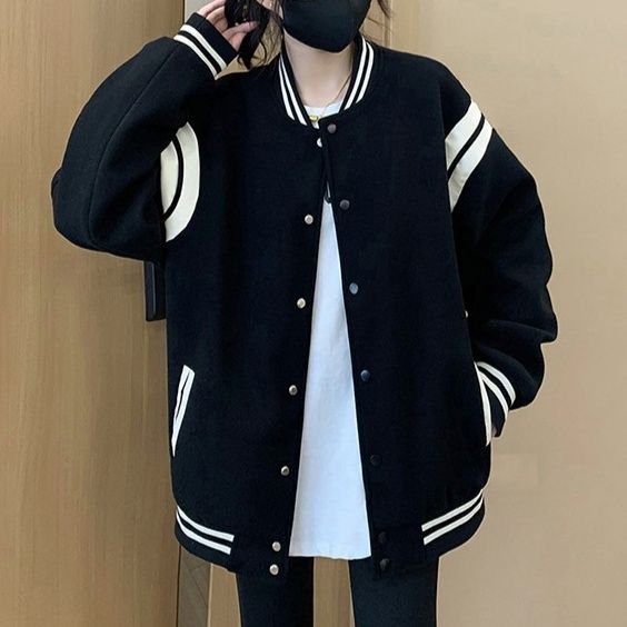 黒ファッション 配色ライン入りスタジャン風ブルゾン