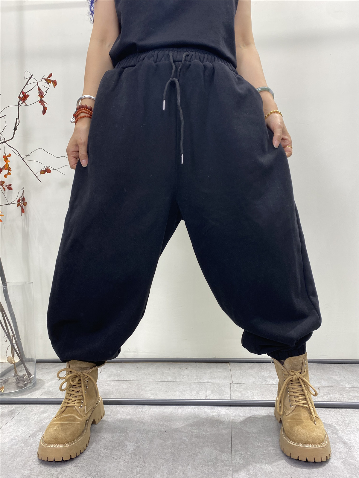 黒ファッション ゆったりシルエット裏起毛スウェットパンツ