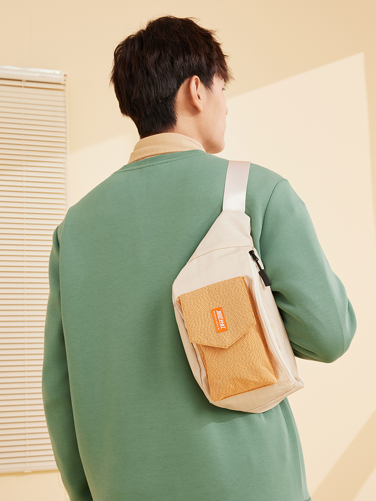 軽量メッシュ素材の斜め掛けウエストポーチ