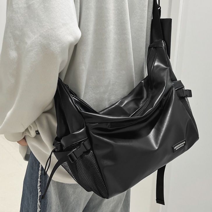 ウエストポーチ スタイリッシュボディバッグ